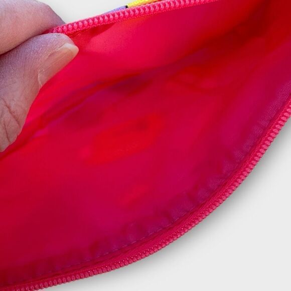 Clinique Makeup zipper bag/pouch purple with makeup print - Picture 3 of 3